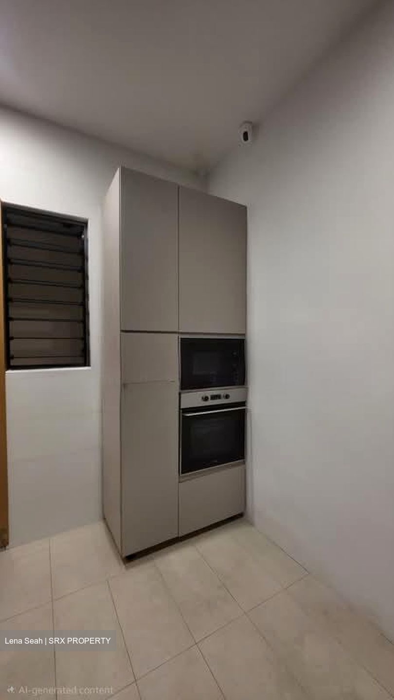 Macpherson Road (D13), Terrace #543064551